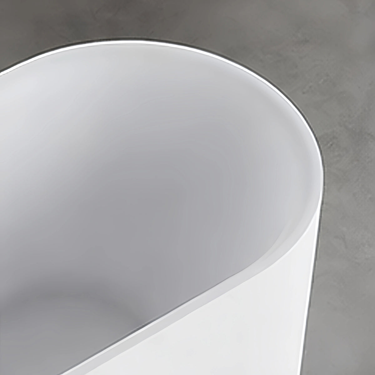 Close-up of the curved rim and smooth acrylic interior.