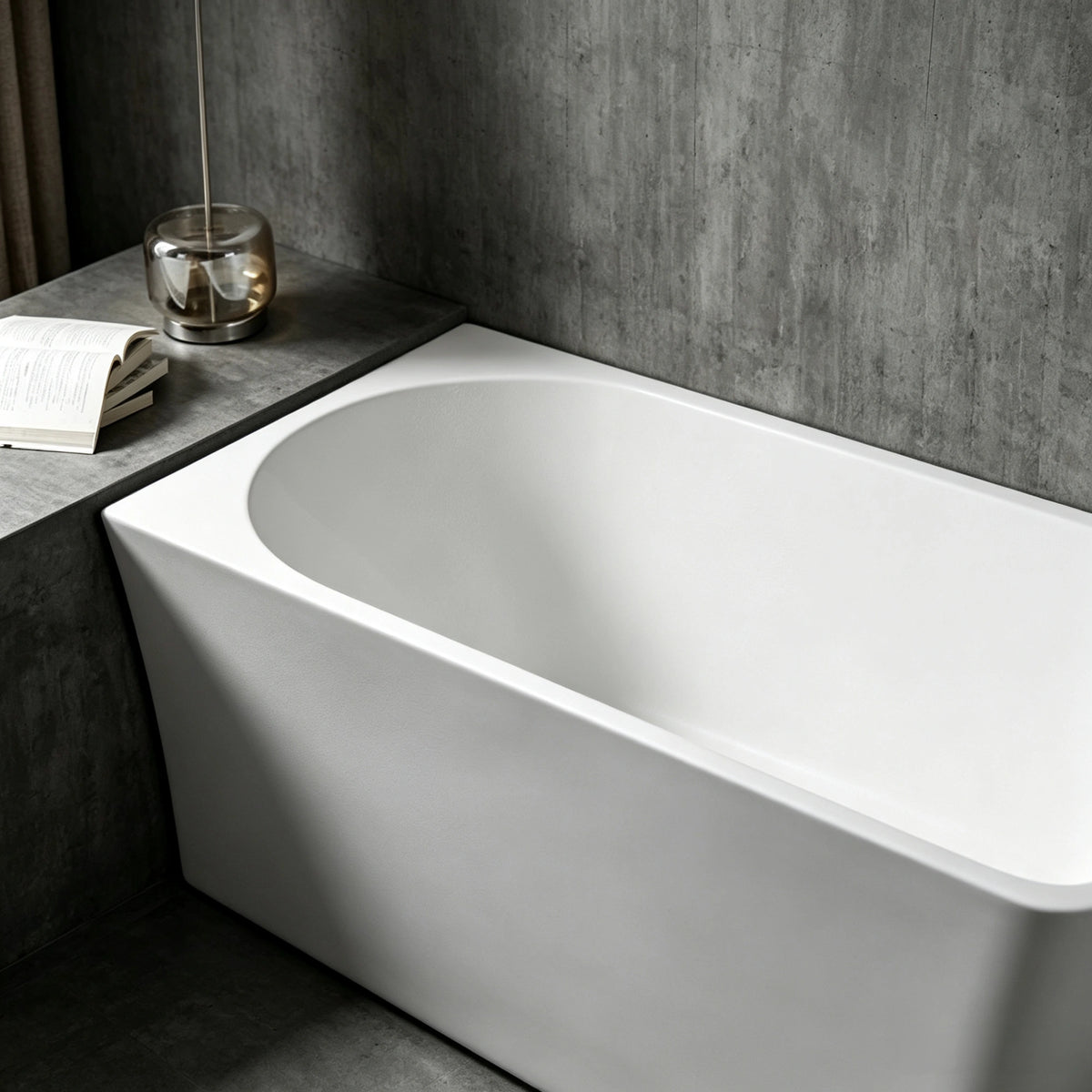 Close-up of the oval basin and wide rear rim.