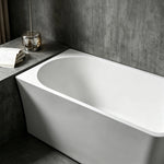 Close-up of the oval basin and wide rear rim.