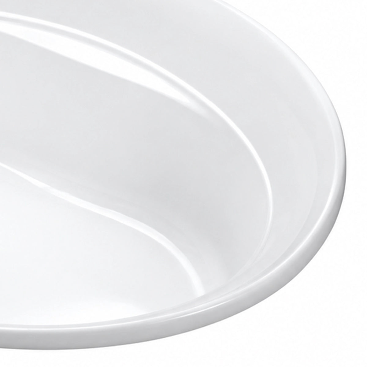 Bathtub corner close-up, high-gloss white surface, seamless curved rim and sloped interior wall