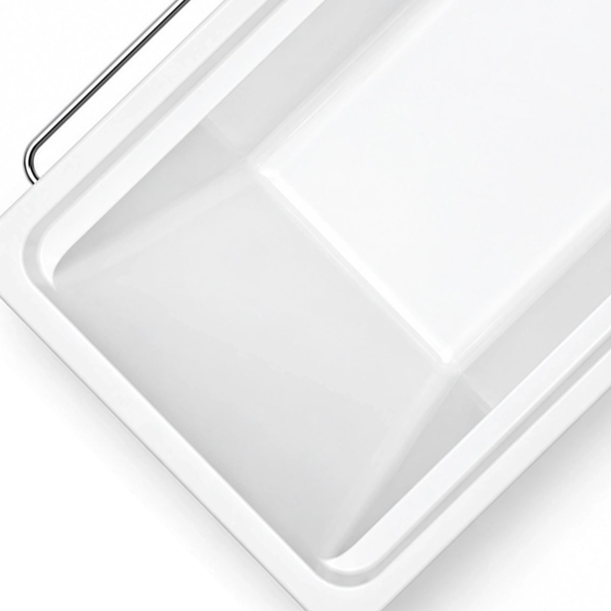Close-up of bathtub rim, thickened acrylic edge with streamlined inner groove and glossy smooth surface